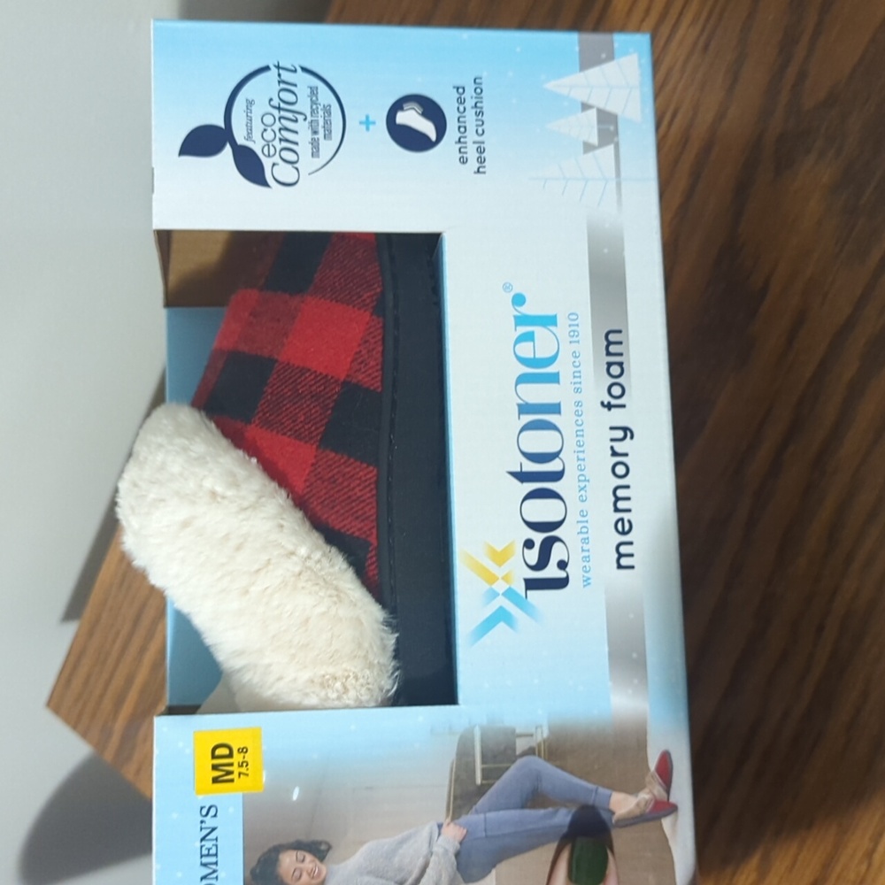 NWT women's memory foam slippers